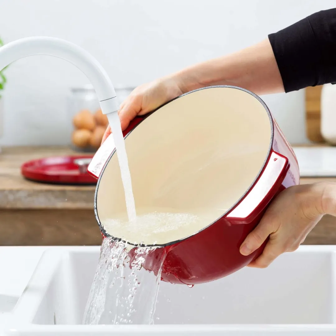 KitchenAid Braadpan 26cm - Geëmailleerd Gietijzer - Keizerrood - afbeelding 6 van 6