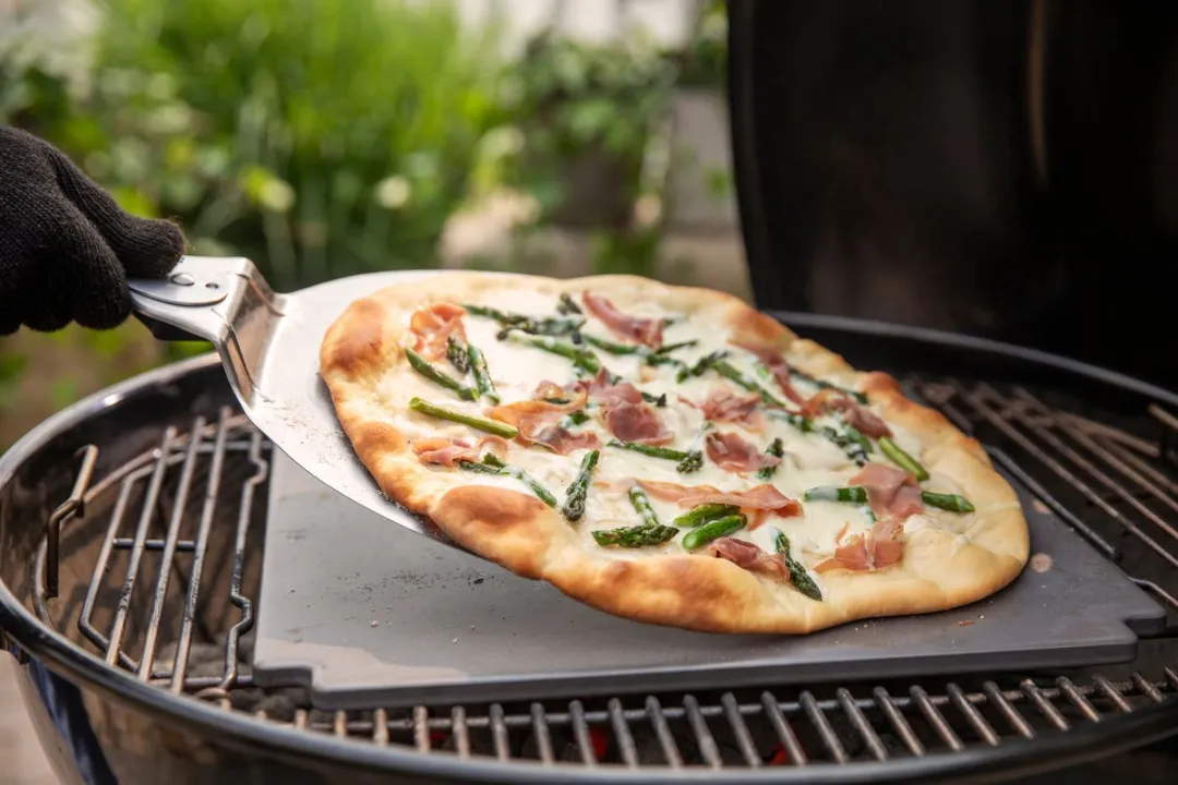 Weber Master-Touch 67cm Koolgrill - Zwart