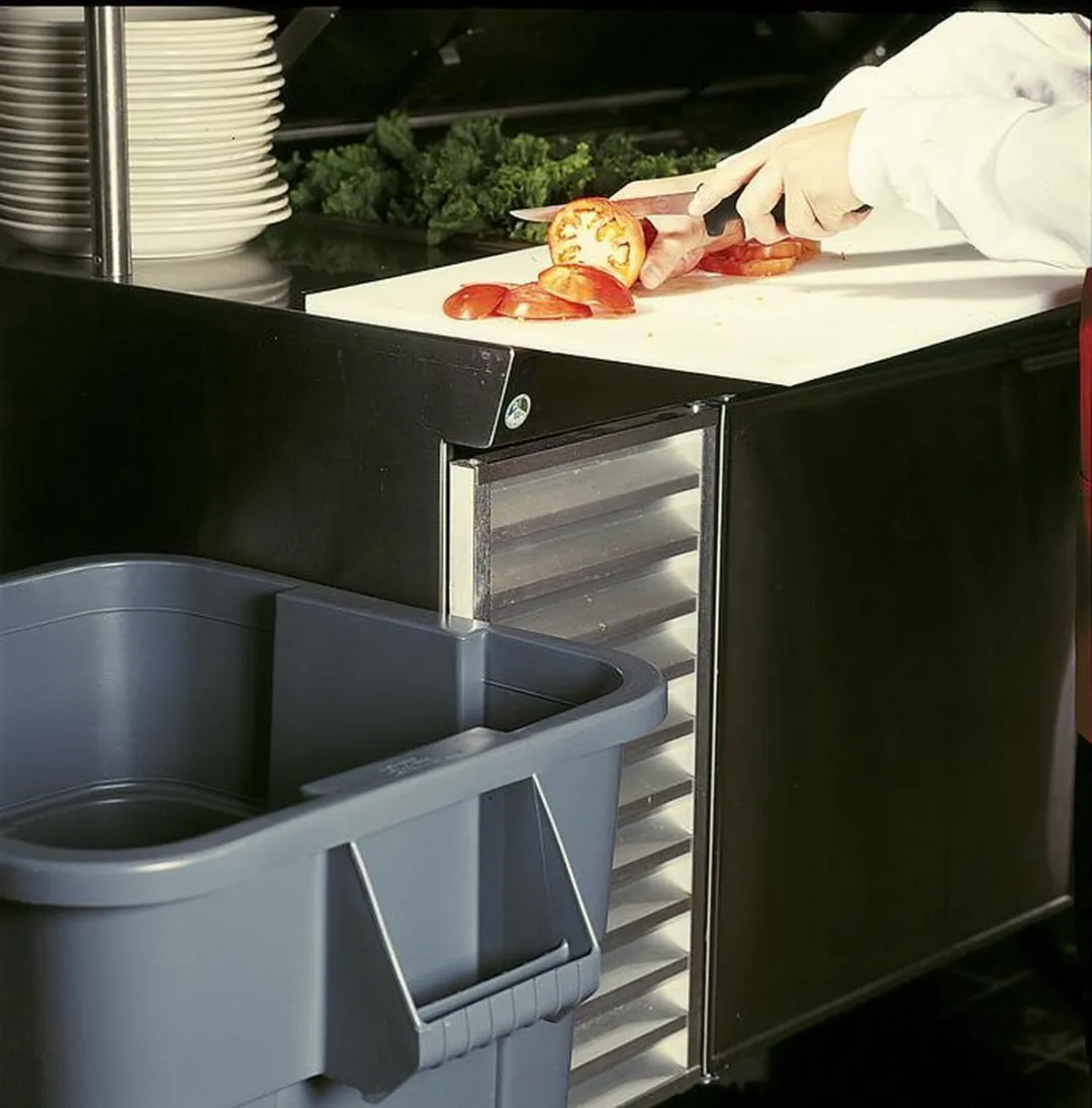 Rubbermaid Vierkante Brute VB 003536 Afvalbak 106L - Donkergrijs