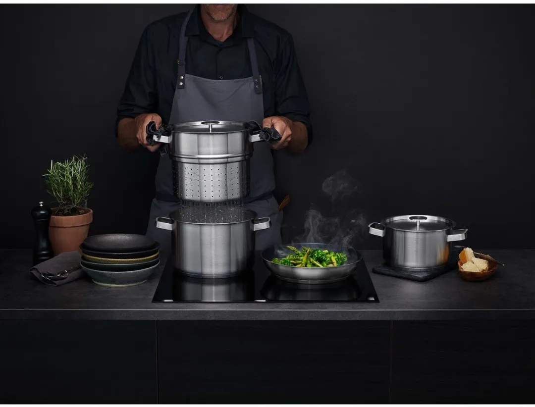 AEG A4SS Pannenset 4-delig - RVS - 24cm & 16cm