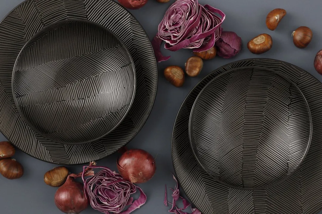 Palmer Bord Leaf 27cm - Zwart Stoneware