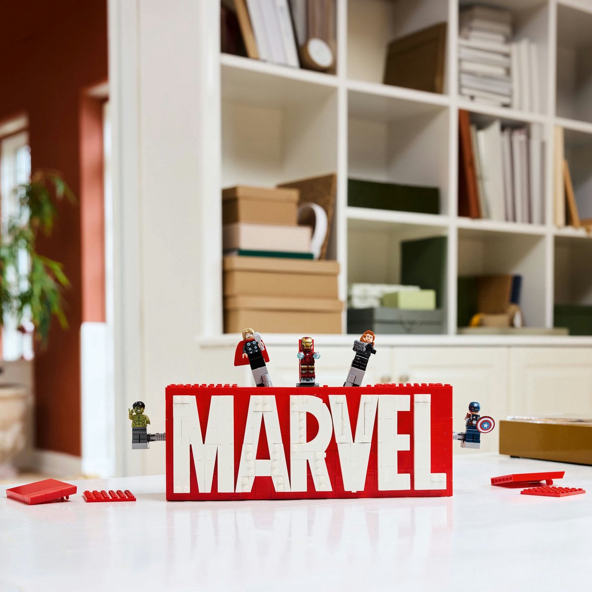LEGO Marvel: MARVEL logo en minifiguren verzamelset - 76313