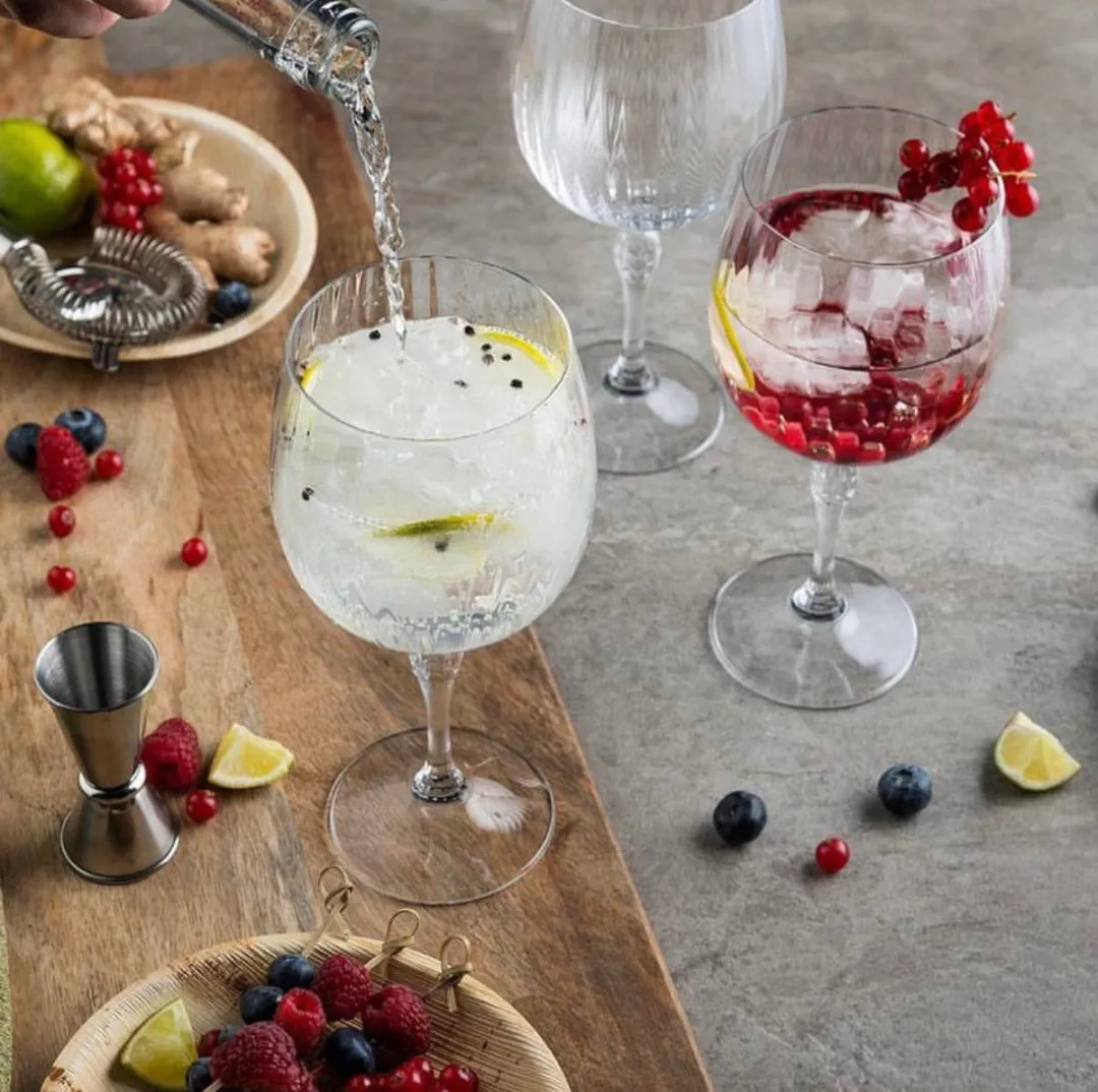 ​Bormioli Rocco Gin Tonic Glazen America 20's - 740 ml - Set van 4 Copa Glazen / Cocktailglazen - Vintage Jaren '20 Design - Kristalhelder Glaswerk - Duurzaam & Vaatwasserbestendig voor Gin-Tonics en Cocktails​