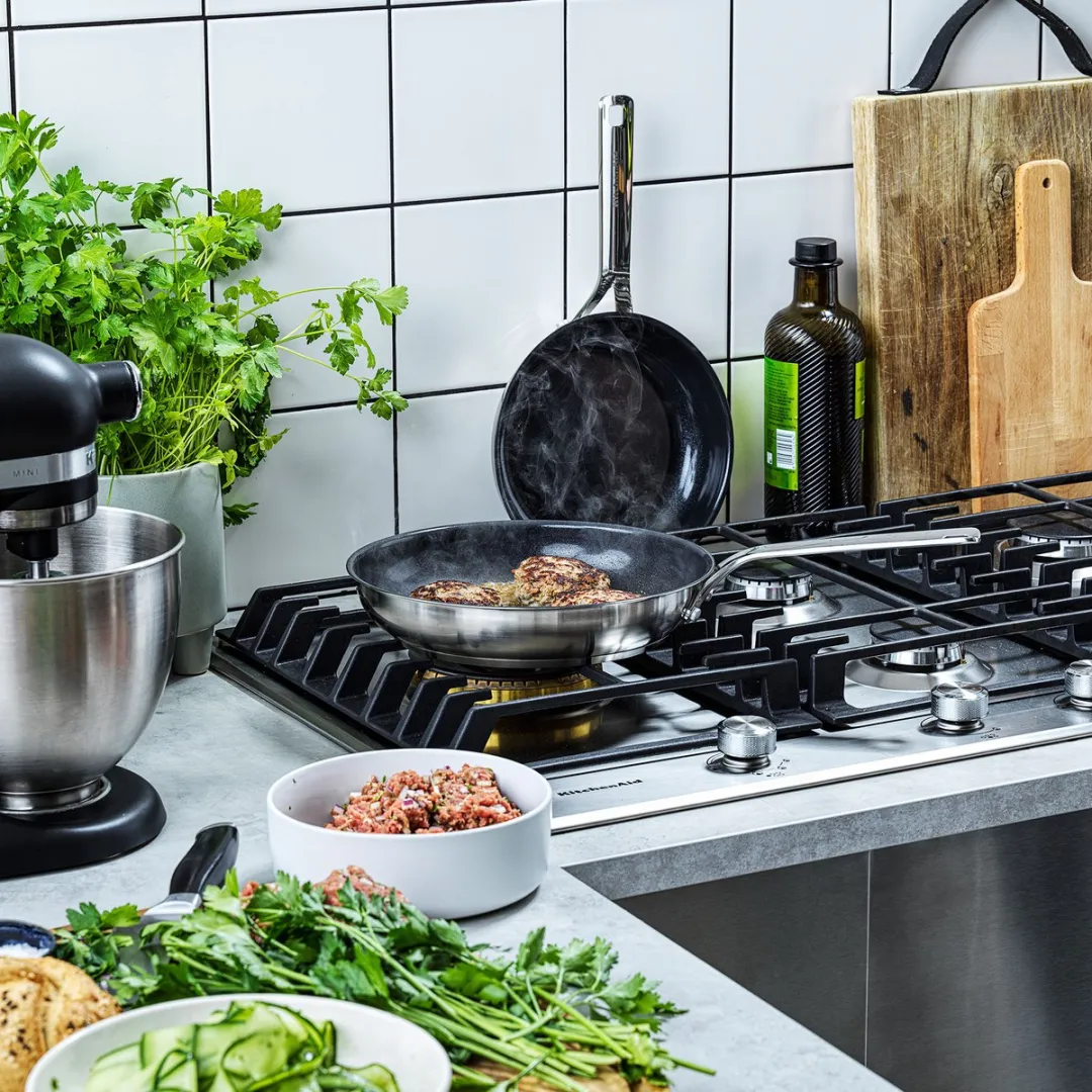 KitchenAid Braadpan 24cm - Zilver - afbeelding 6 van 6