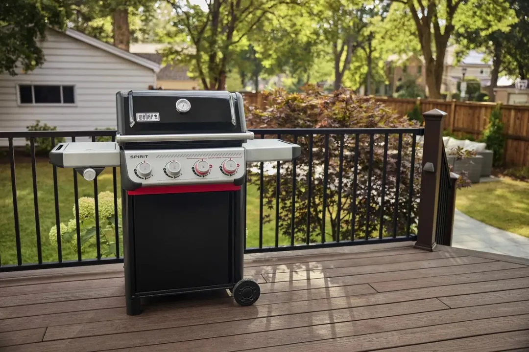 Weber Spirit E-435 Gasbarbecue - 5 Branders - Rood/Zilver/Zwart