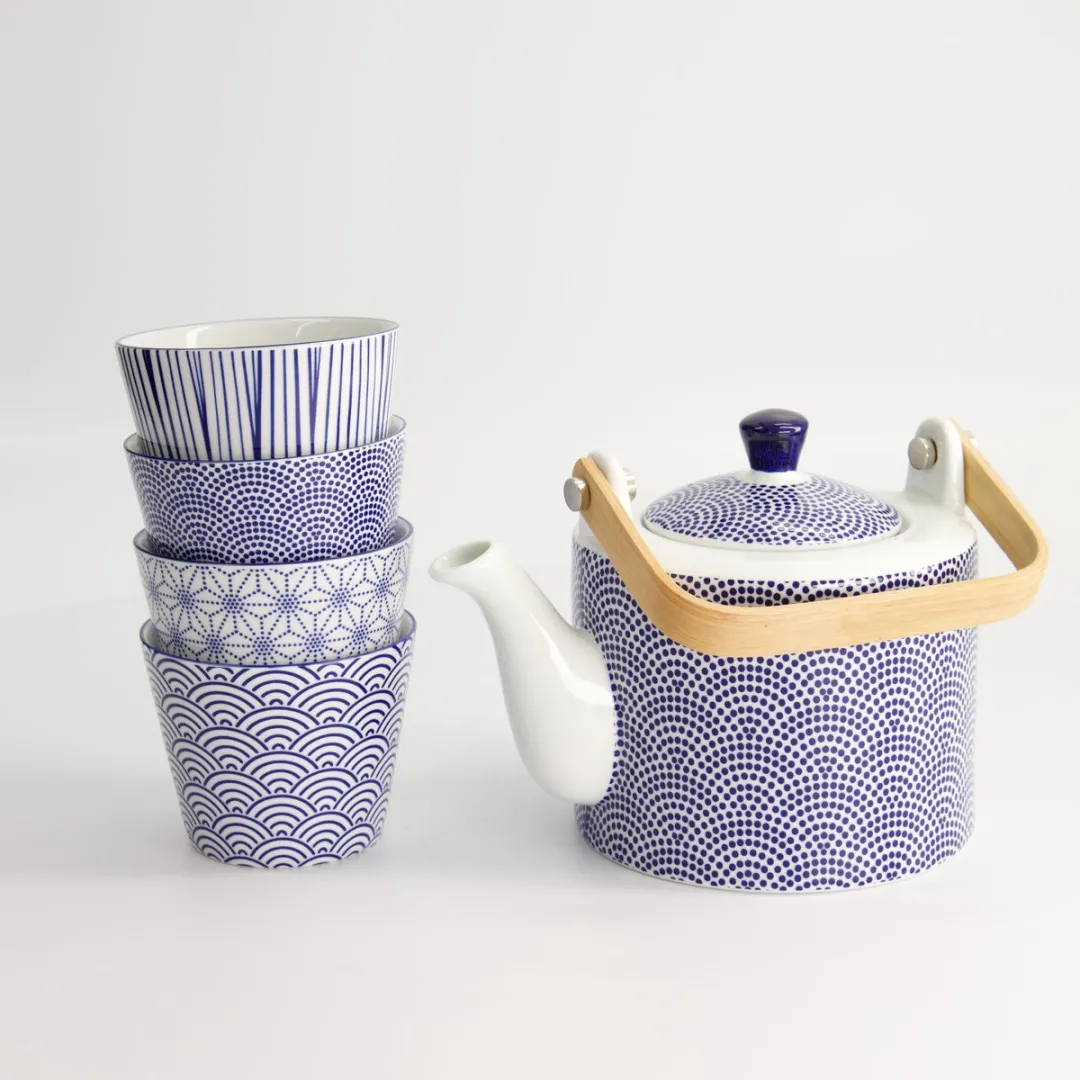 Tokyo Design Studio Nippon Blue Theepot 0,8L - 4 Kopjes - Dots Blauw/Wit