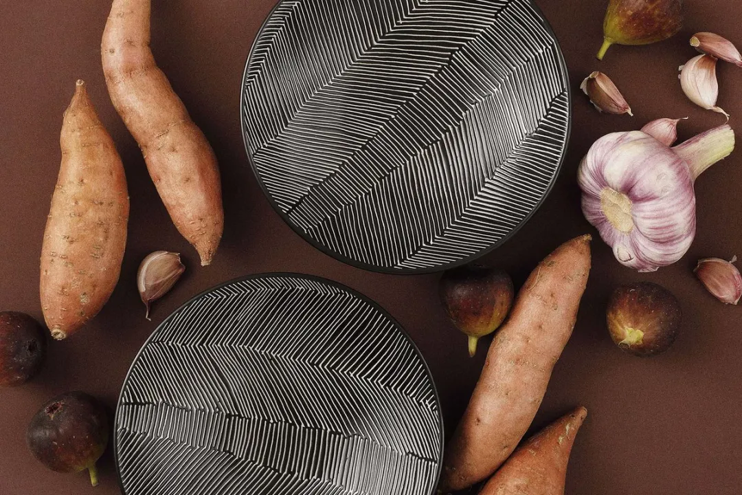 Palmer Bord Leaf 27cm - Zwart Wit Stoneware