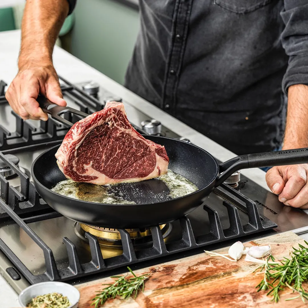 KitchenAid Classic Forged Aluminium koekenpan ø30cm - zwart - inductie - anti-aanbak - PFAS-vrij