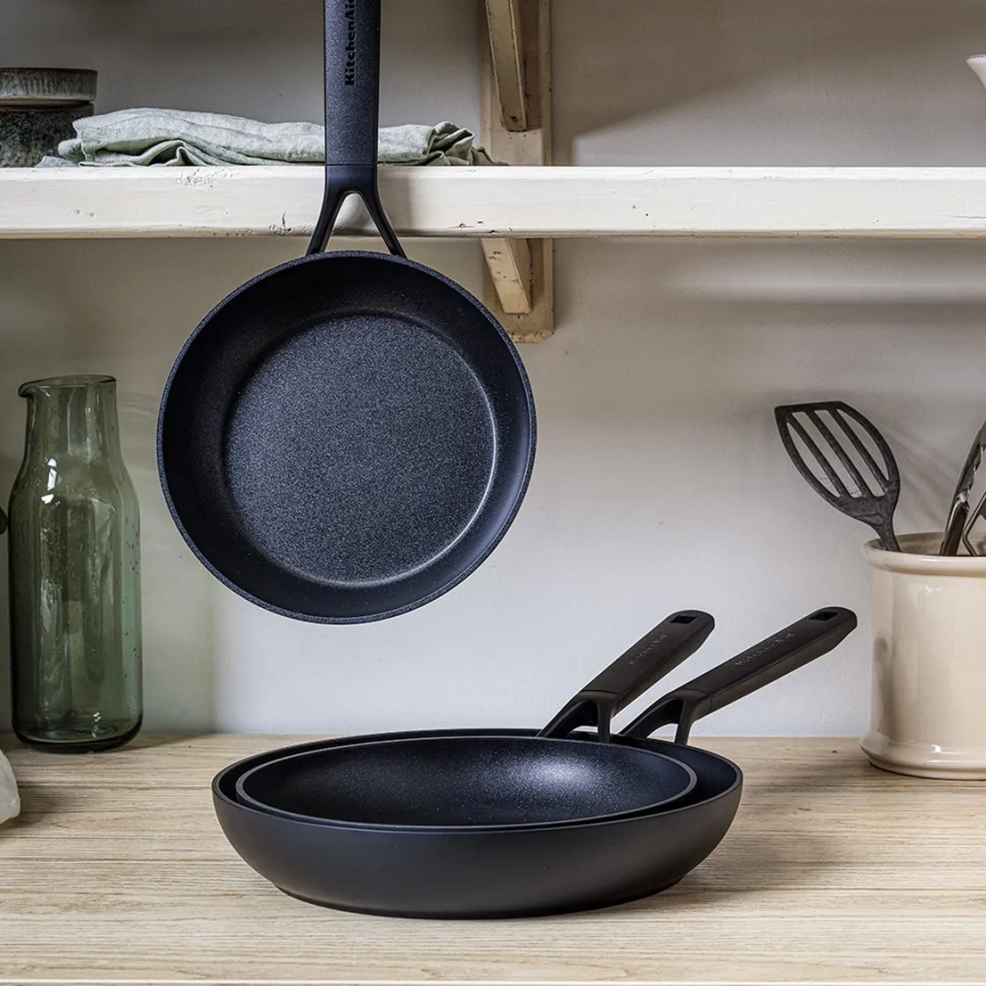 KitchenAid Classic Forged Aluminium Koekenpan 30cm - Zwart - afbeelding 6 van 6