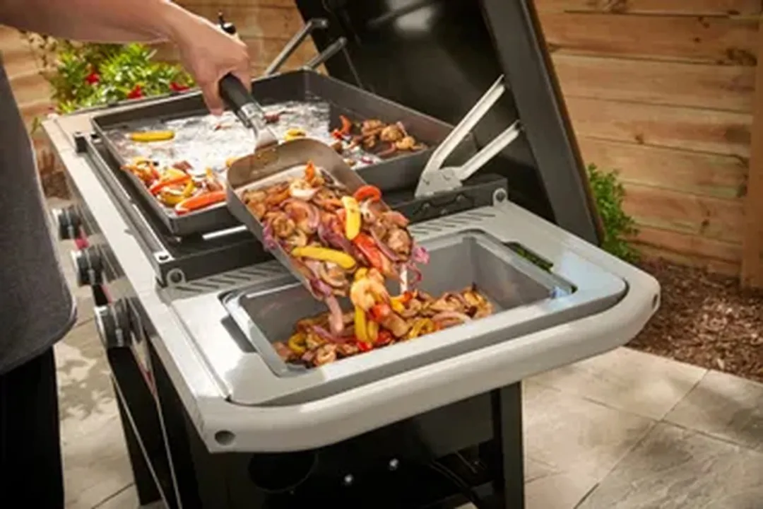 Weber Slate Plancha Premium 71cm - 3 Branders - Zwart