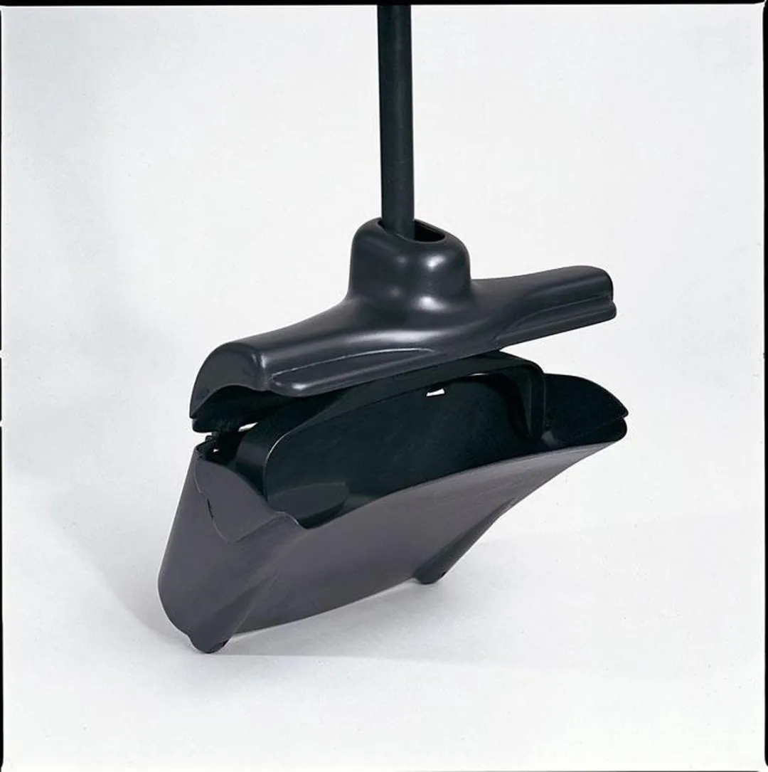 Rubbermaid Lobby Pro RM2532 Stofblik 56,8L - Zwart