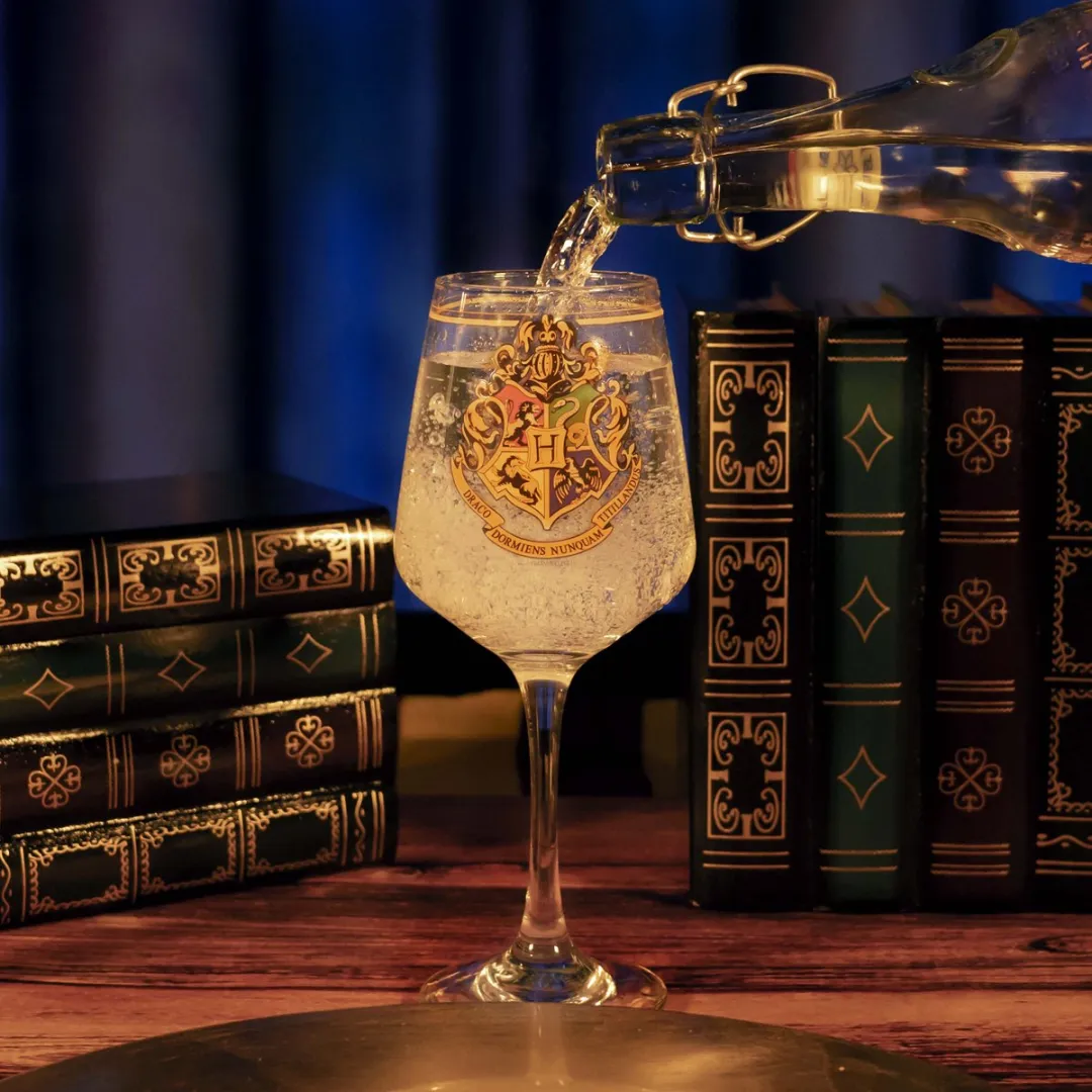 Harry Potter Hogwarts Crest Unisex Wijnglas - Doorzichtig - afbeelding 4 van 6