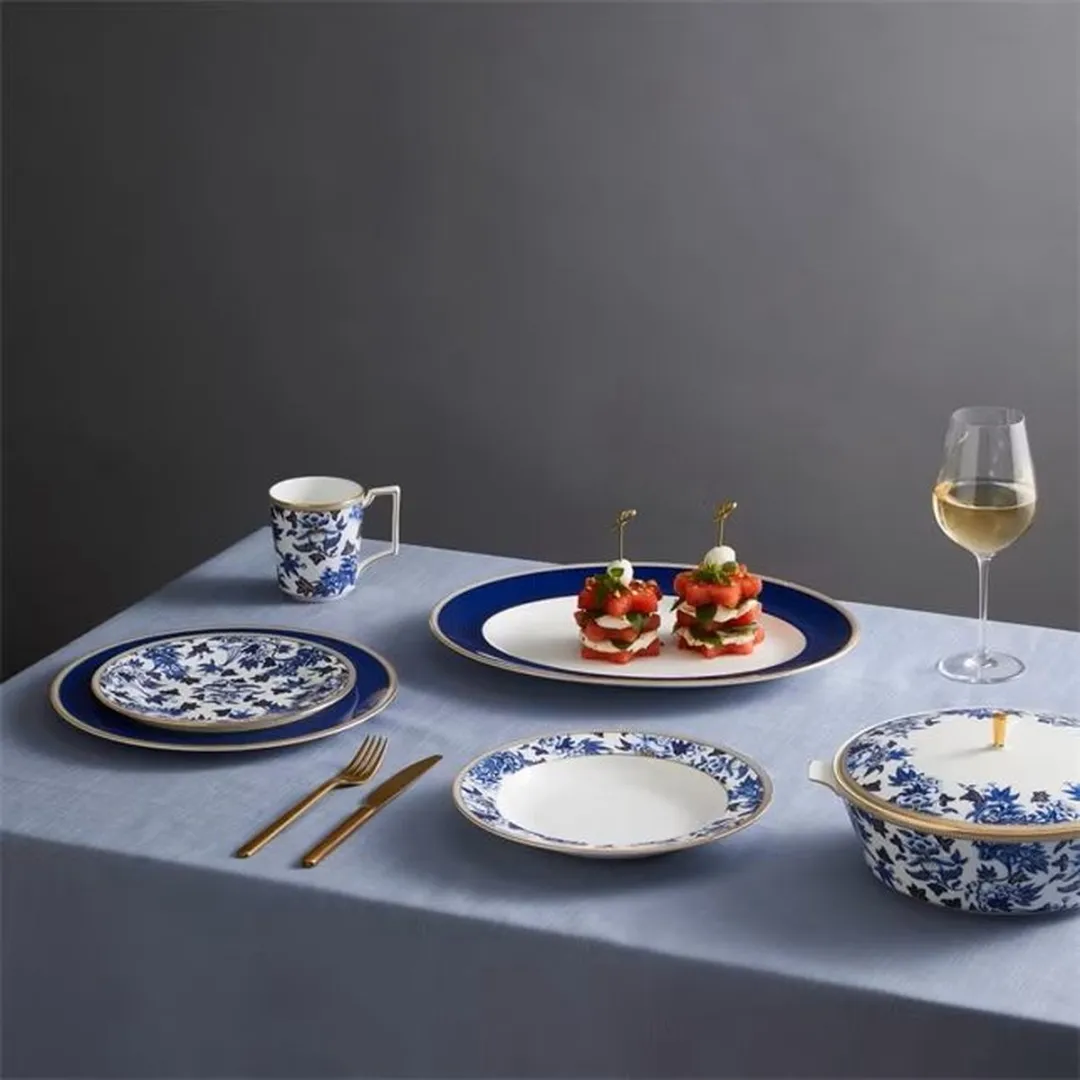 Wedgwood Diep Bord Hibiscus