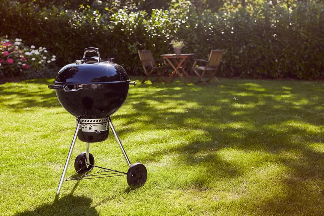 Weber Master Touch GBS E-5750 Houtskoolbarbecue 57cm - Zwart