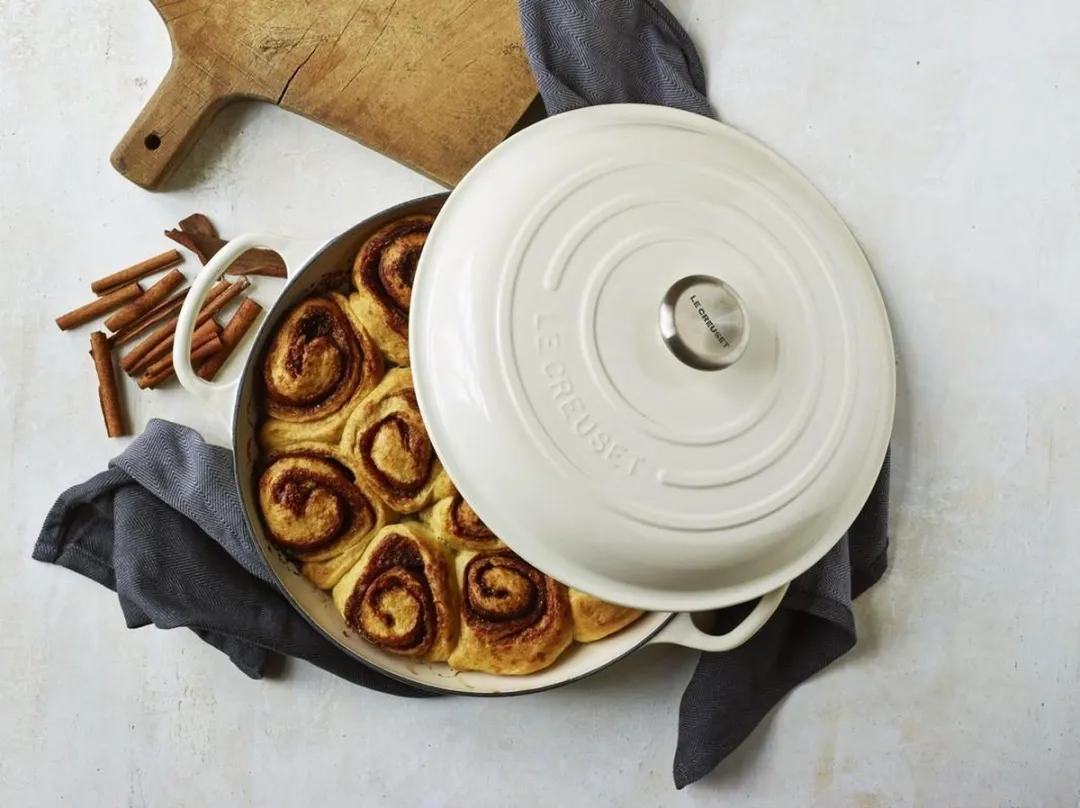 Le Creuset Braadpan Signature Meringue Ø26cm - 5,3L - Gietijzer - Crème - afbeelding 6 van 6