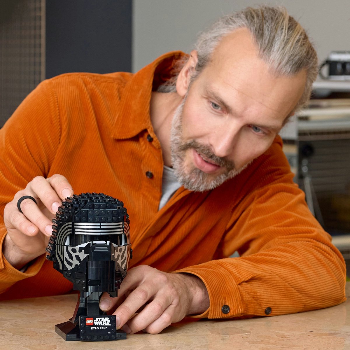 LEGO® Star Wars™ Kylo Ren™ Helm, Set voor Volwassenen - 75415