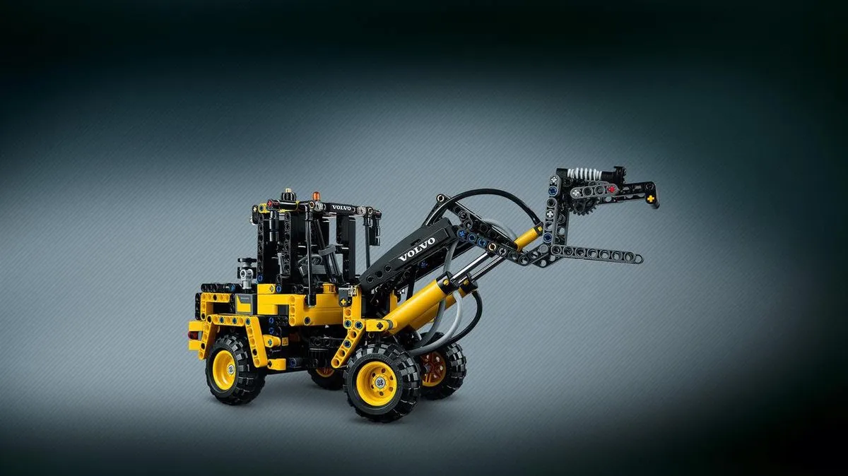 LEGO Technic Volvo EW160E Bouwset - 1166 Stukken - Zwart