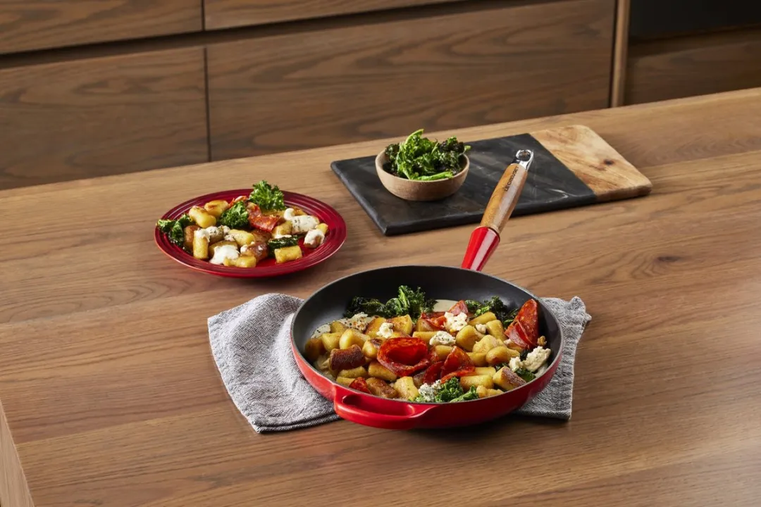 Le Creuset Koekenpan 26cm - Kersenrood - afbeelding 6 van 6