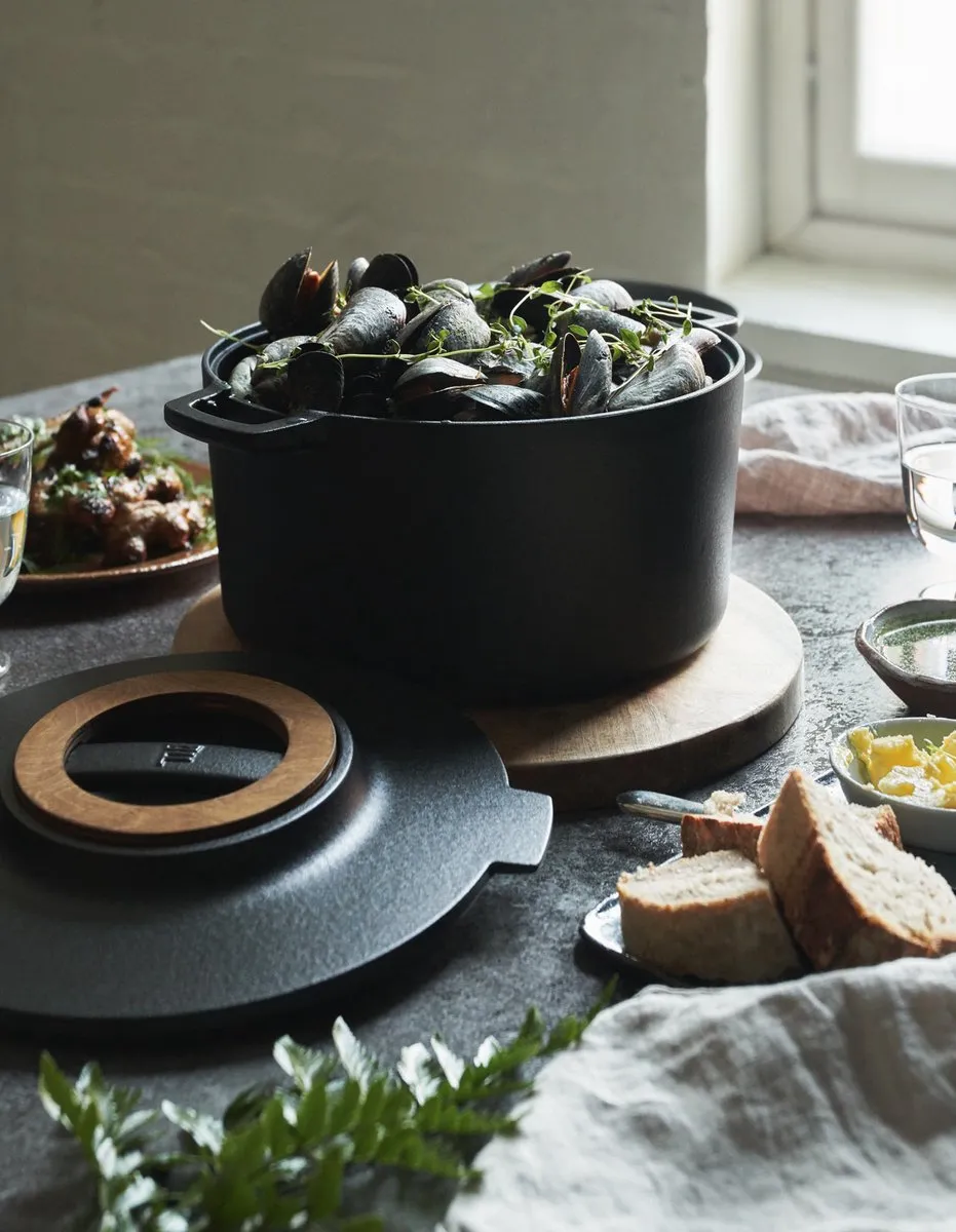 Fiskars Norden Gietijzeren Pan 6L - Zwart