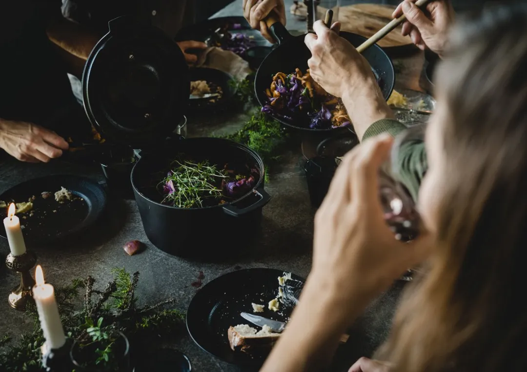 Fiskars Norden Gietijzeren Pan 6L - Zwart - afbeelding 6 van 6