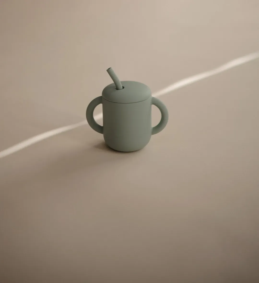 Mushie - Oefenbeker met Deksel en Rietje - Oefenbeker - Cambridge Blue