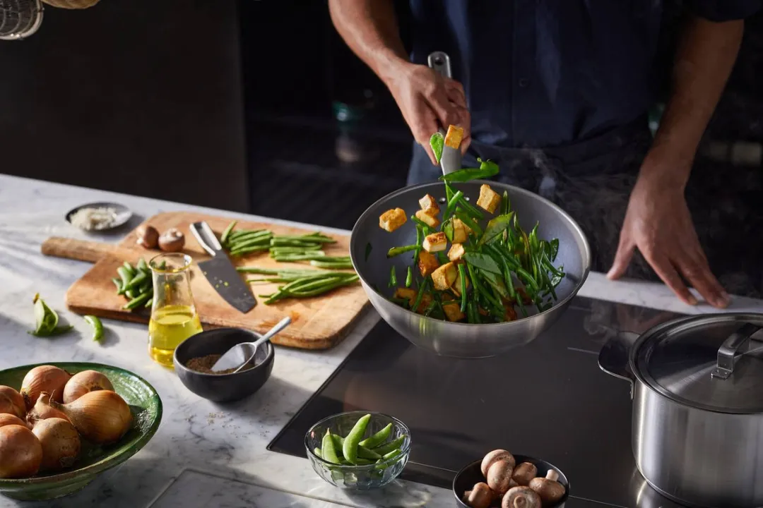 Fiskars All Steel Wok 28cm - RVS - afbeelding 6 van 6