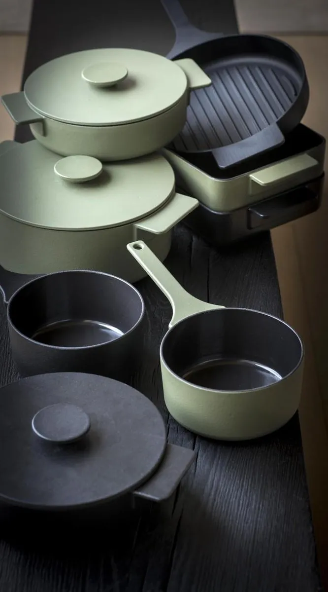 SURFACE POT ENAMEL CAST IRON ZWART D12 - 0,5L