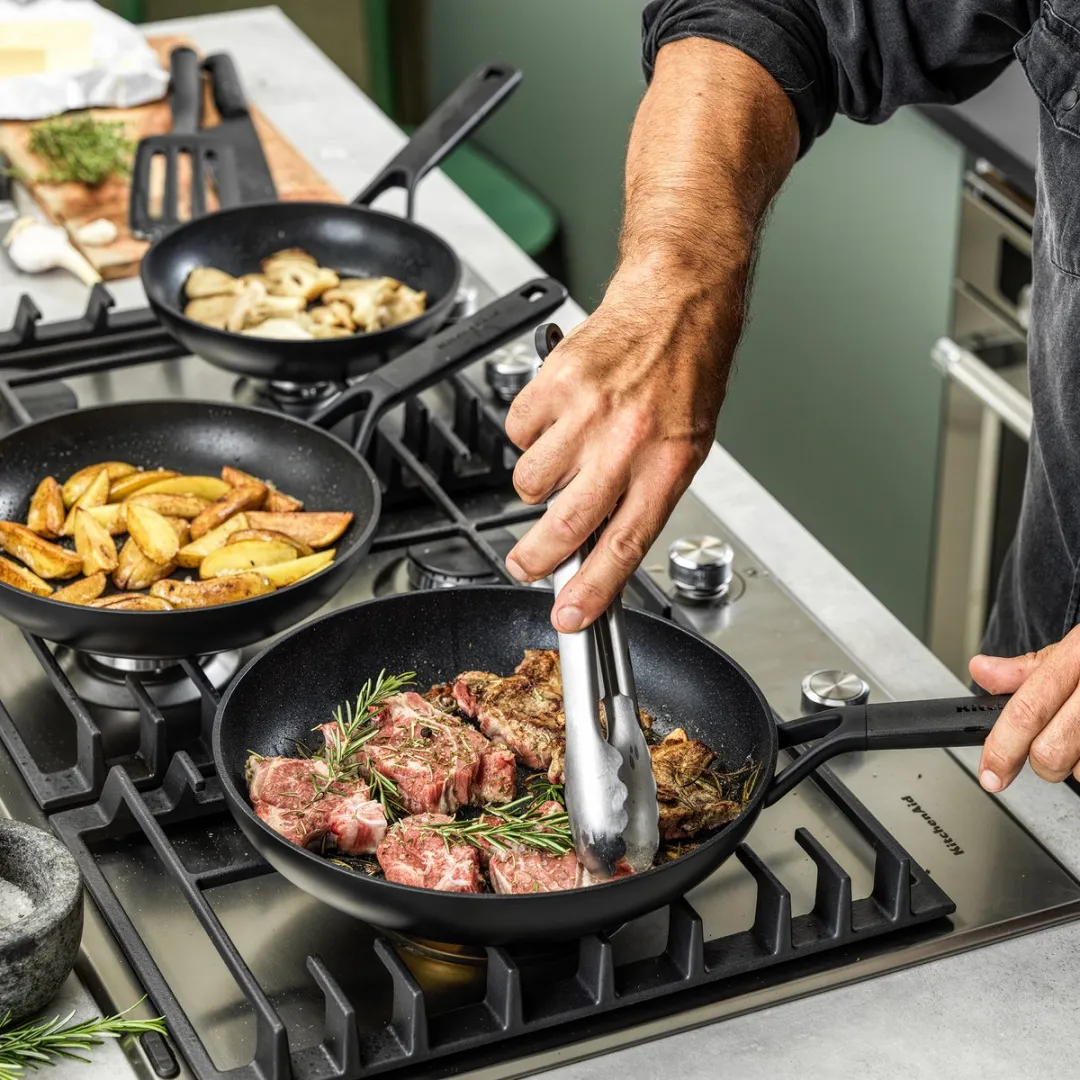 KitchenAid Classic Aluminium Koekenpannen Set 3-delig - Zwart - afbeelding 6 van 6