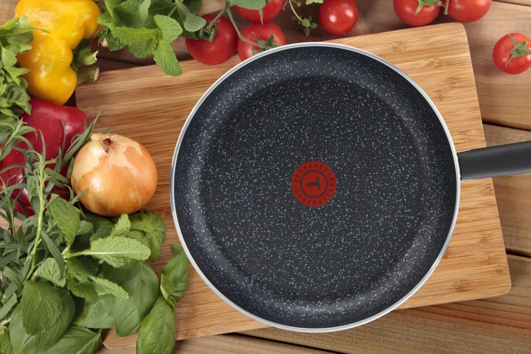 Tefal Brut Koekenpan 28cm - Inductie - Zwart/Grijs - afbeelding 4 van 6
