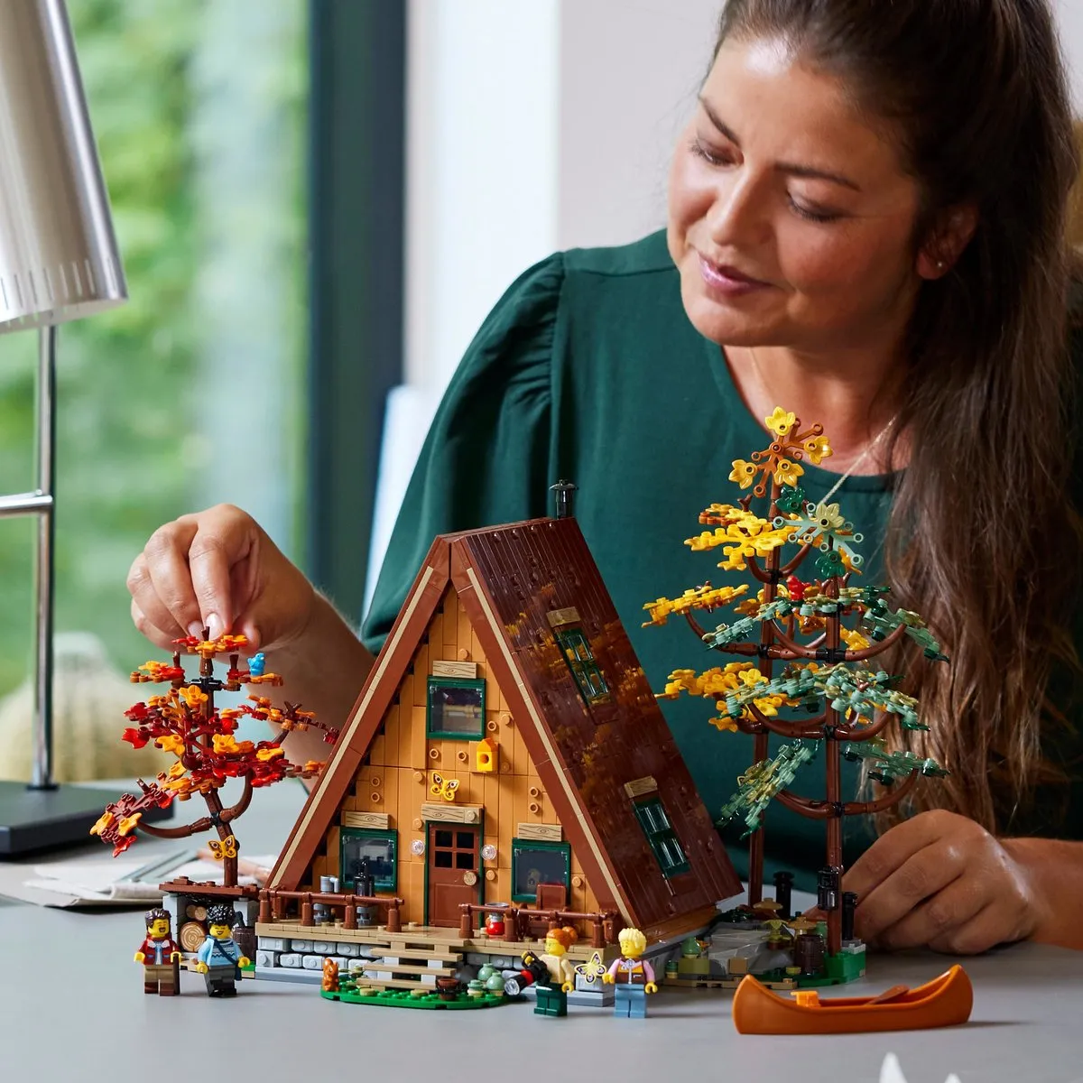 LEGO Ideas A-Frame Boshut 21338 - 2082 Stukken - Meerkleurig
