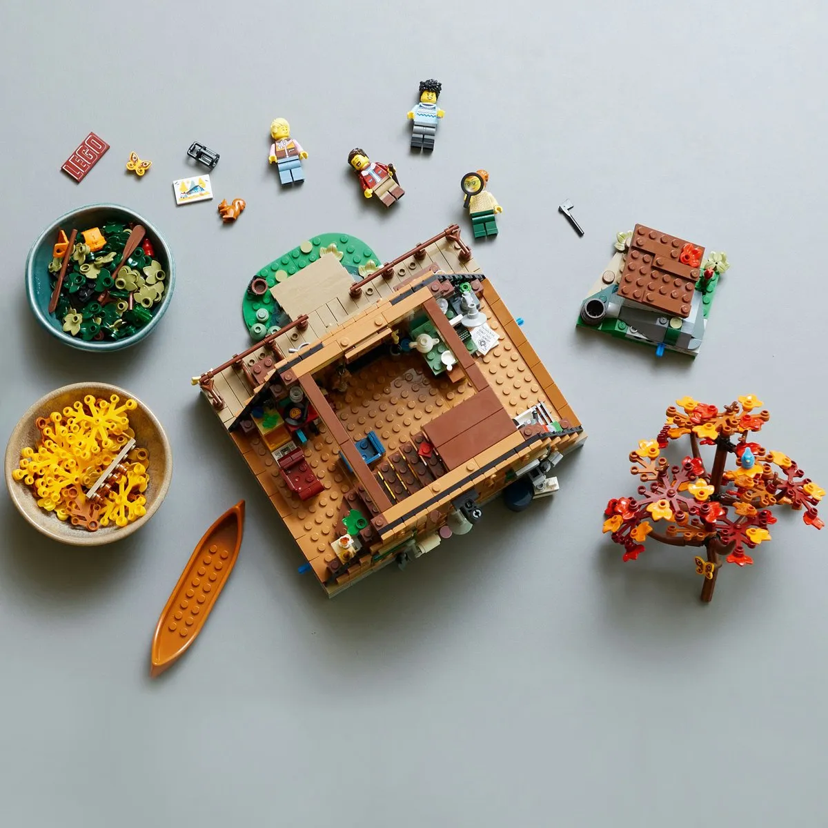 LEGO Ideas A-Frame Boshut 21338 - 2082 Stukken - Meerkleurig
