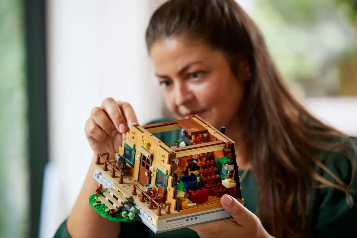 LEGO Ideas A-Frame Boshut 21338 - 2082 Stukken - Meerkleurig - afbeelding 6 van 6