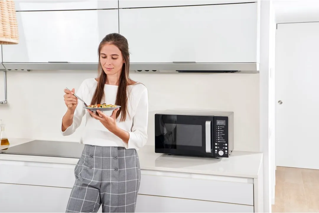 BLACK+DECKER ES9700050B Magnetron 23L - 900W - Zwart
