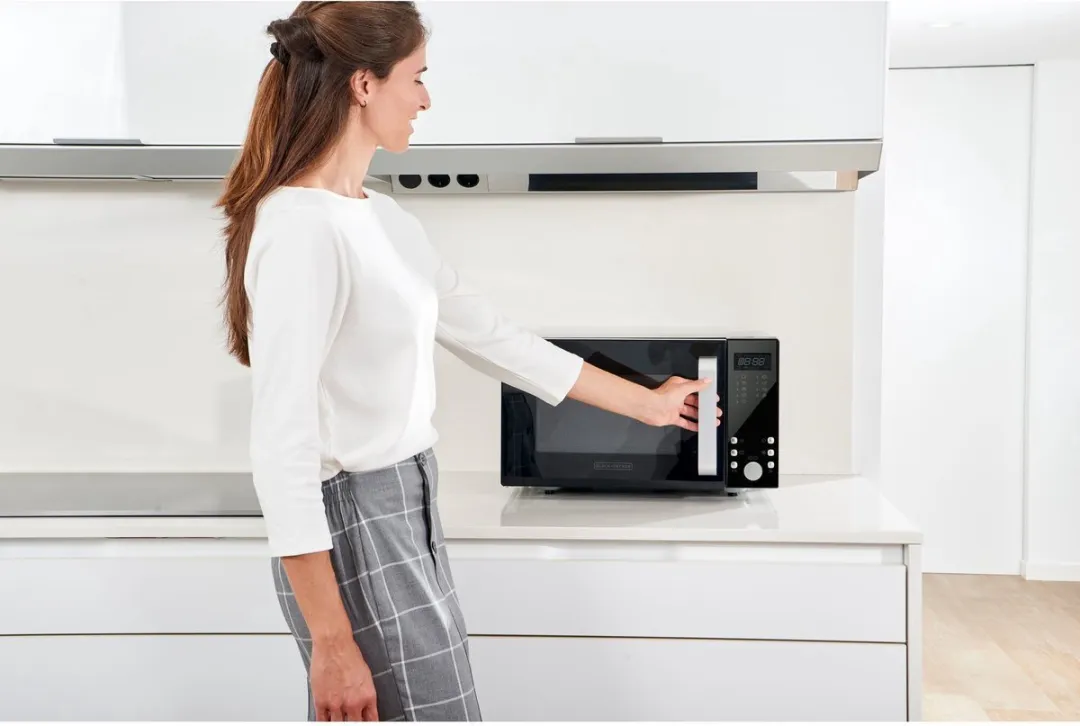 BLACK+DECKER ES9700050B Magnetron 23L - 900W - Zwart