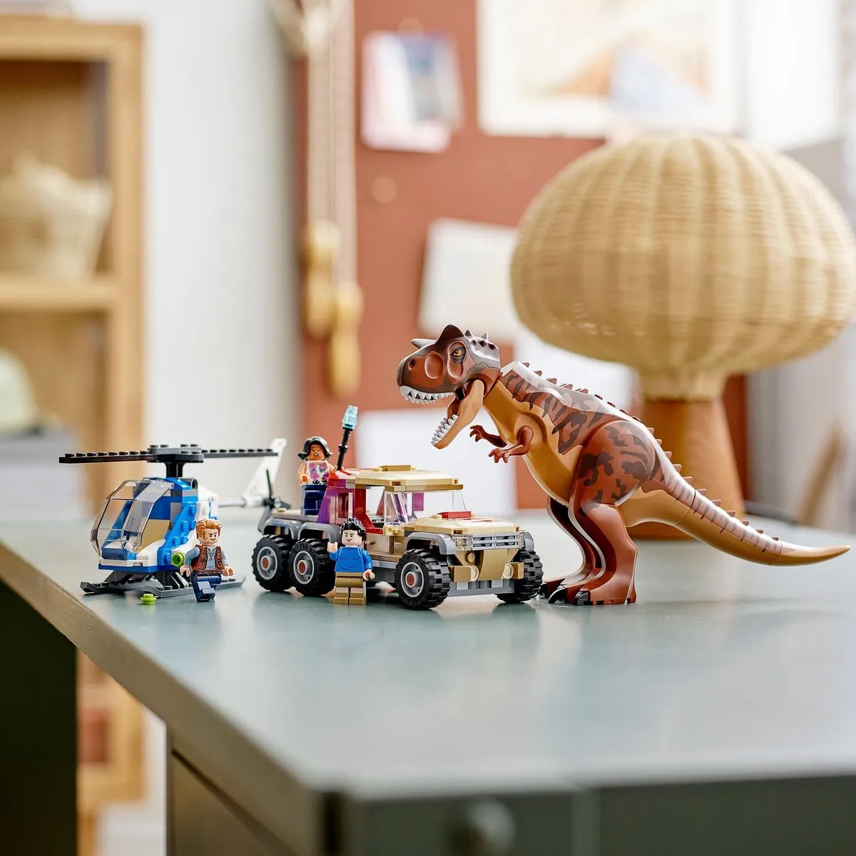 LEGO Jurassic World Carnotaurus 76941 - 240 Stukken - 3 Minifiguren
