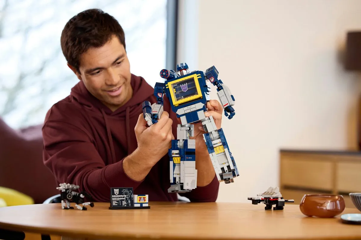LEGO Icons Transformers Soundwave 10358 - 1505 Stukken - Multicolor