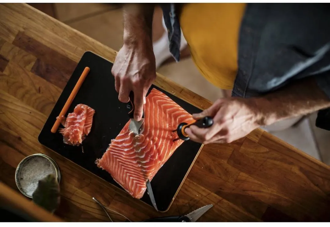 Fiskars Functional Form Visvork - Roestvrijstaal - Zwart/Oranje