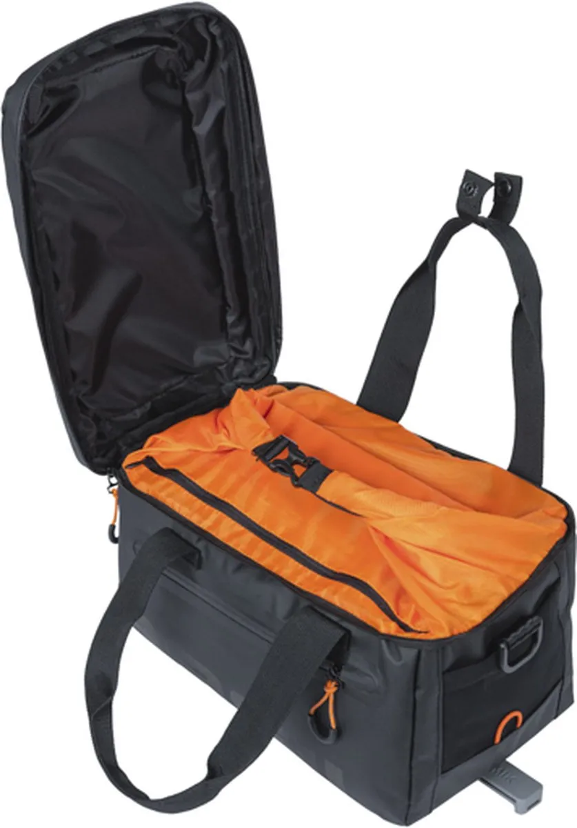 Basil Miles Tarpaulin Waterdichte Bagagedrager 7L - MIK Adapter - Zwart/Oranje