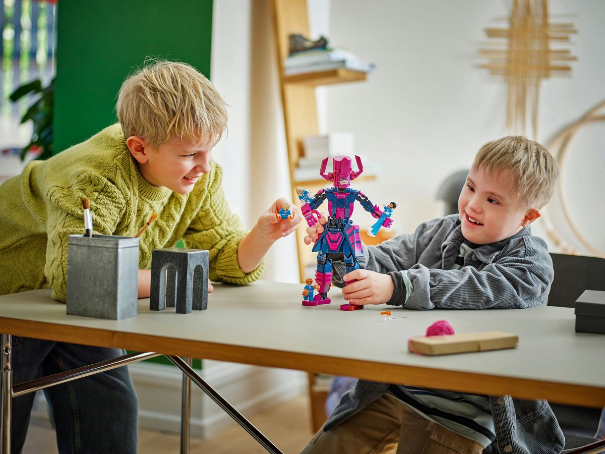 LEGO 76316 Marvel - Fantastic Four vs. Galactus bouwfiguur