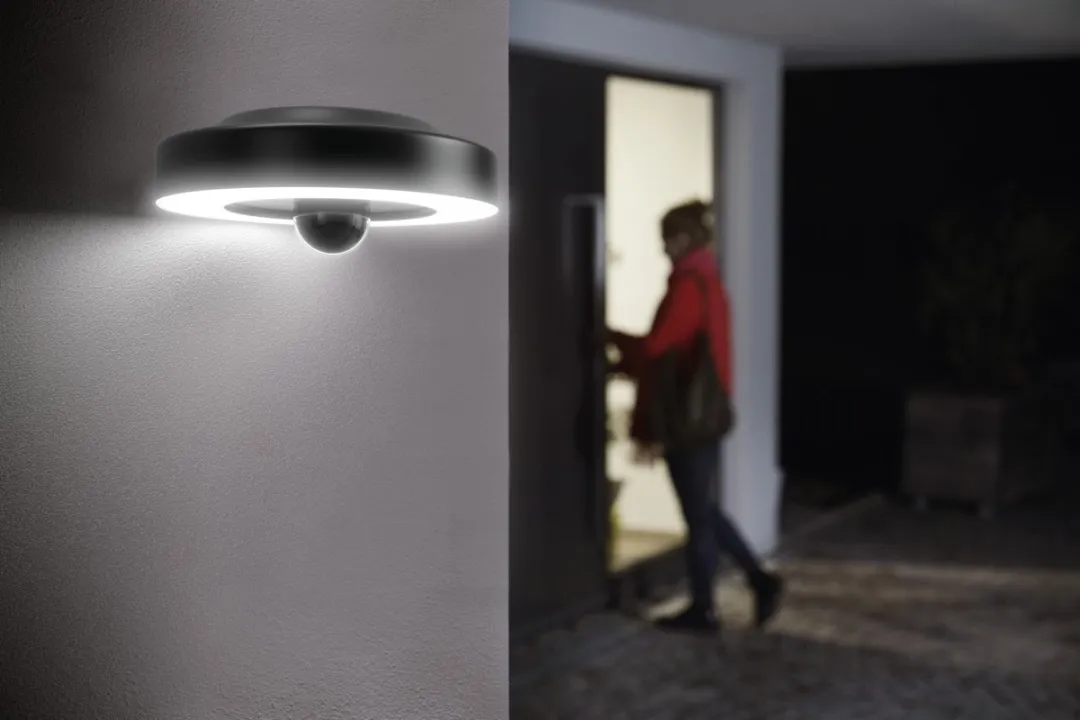 Osram SMART+ AC412080155 Wand-/Plafondlamp + Camera - Donkergrijs - afbeelding 3 van 5