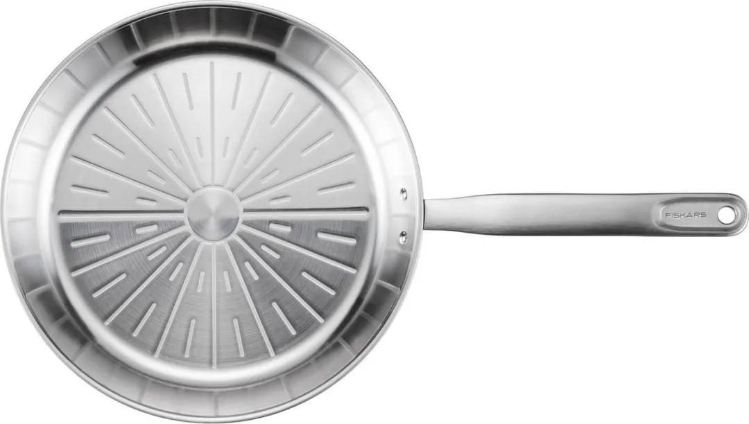 Fiskars Koekenpan Ongecoat Staal - Pan voor alle Kookplaten - Koekenpan 28 cm - Ceratec™ Antiaanbaklaag - RVS Pannen