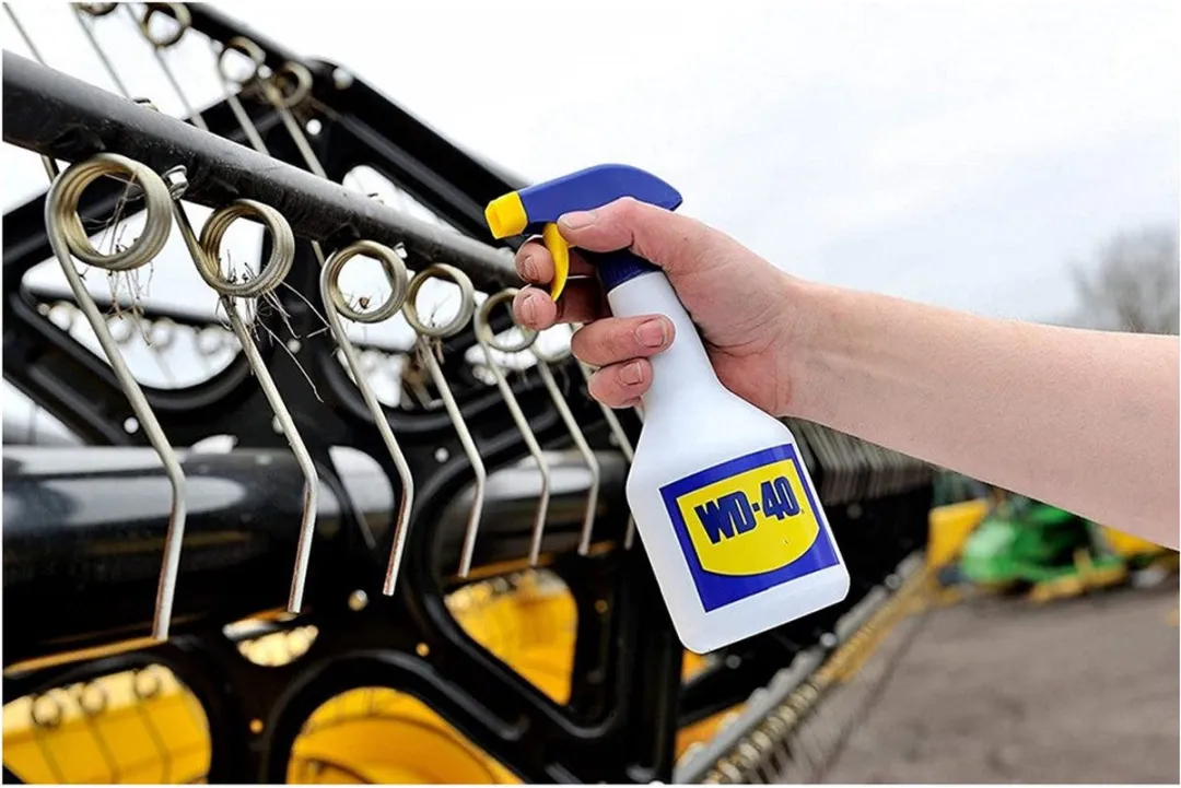WD-40 - Multi-Use Product - 5L Jerrycan - Met Gratis Spuitfles