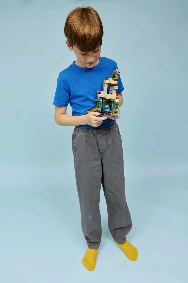 LEGO Minecraft Zombiekerker 21587 - 284 Stukken - 3 Minifiguren