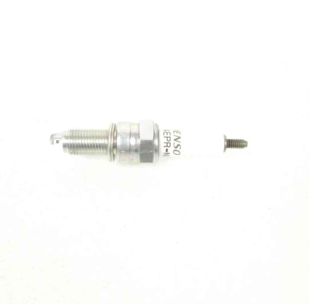Yamaha 125 MT 2019-2023 Bougie DENSO U24EPR-N9 - Wit