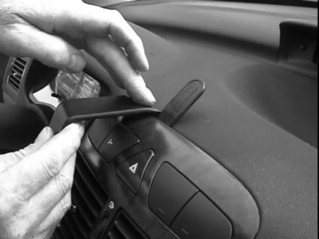 Brodit ProClip Peugeot 307 Center Mount 852920 - Zwart
