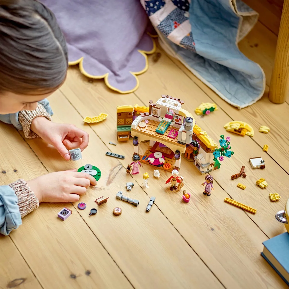 LEGO Disney Wish Asha's Huisje Poppenhuis - 509 Stukken