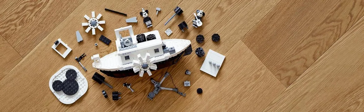 LEGO Steamboat Willie 21317 - 751 Stukken - 2 Minifiguren