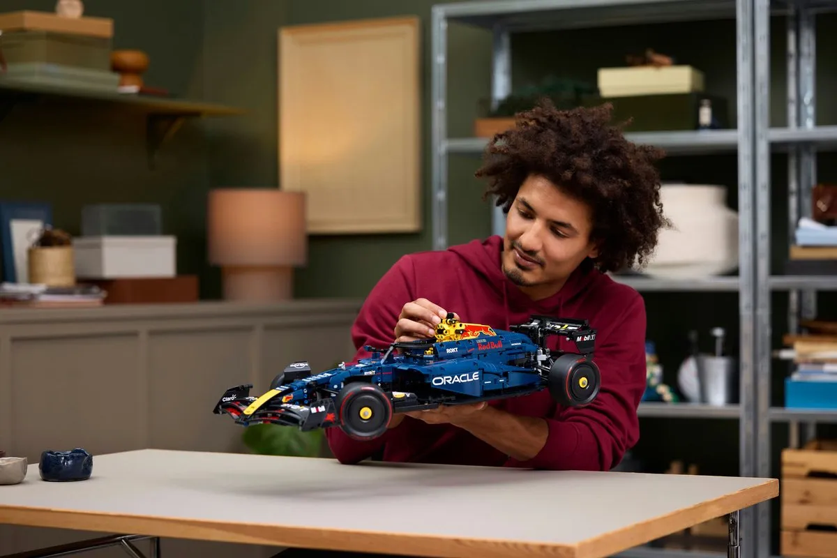 LEGO Technic Oracle Red Bull Racing RB20 F1 Auto 1639 Stukken