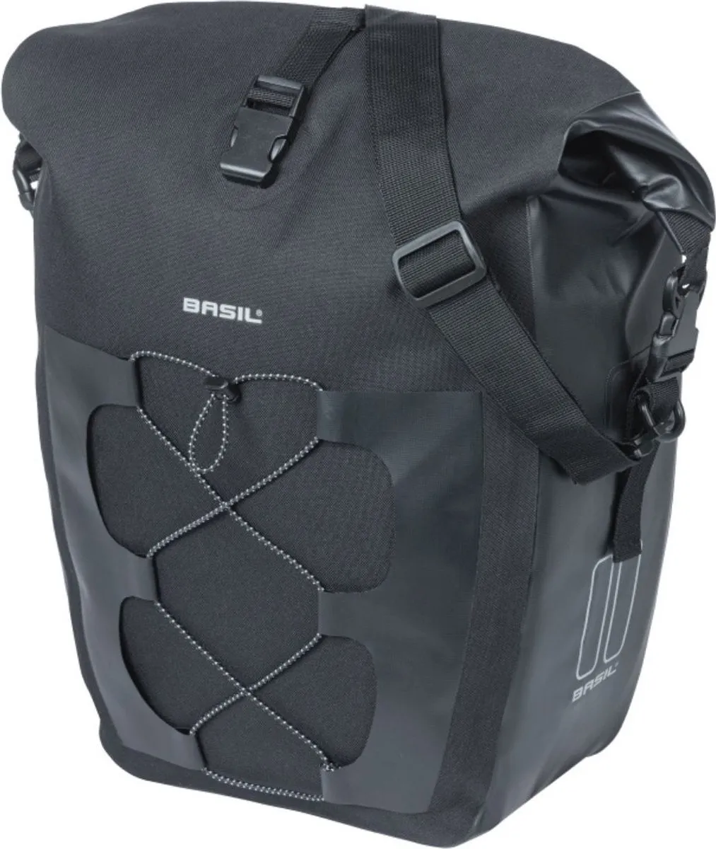 Basil Navigator Waterdichte Fietstas M 15L - Zwart