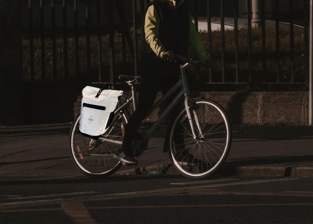 Voltano Luxe E-bike Fietstas Special Edition 28L - Reflecterend Grijs
